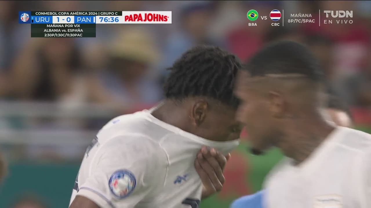 ¡No baja ese balón! El tiro de Murillo se fue arriba de Rochet