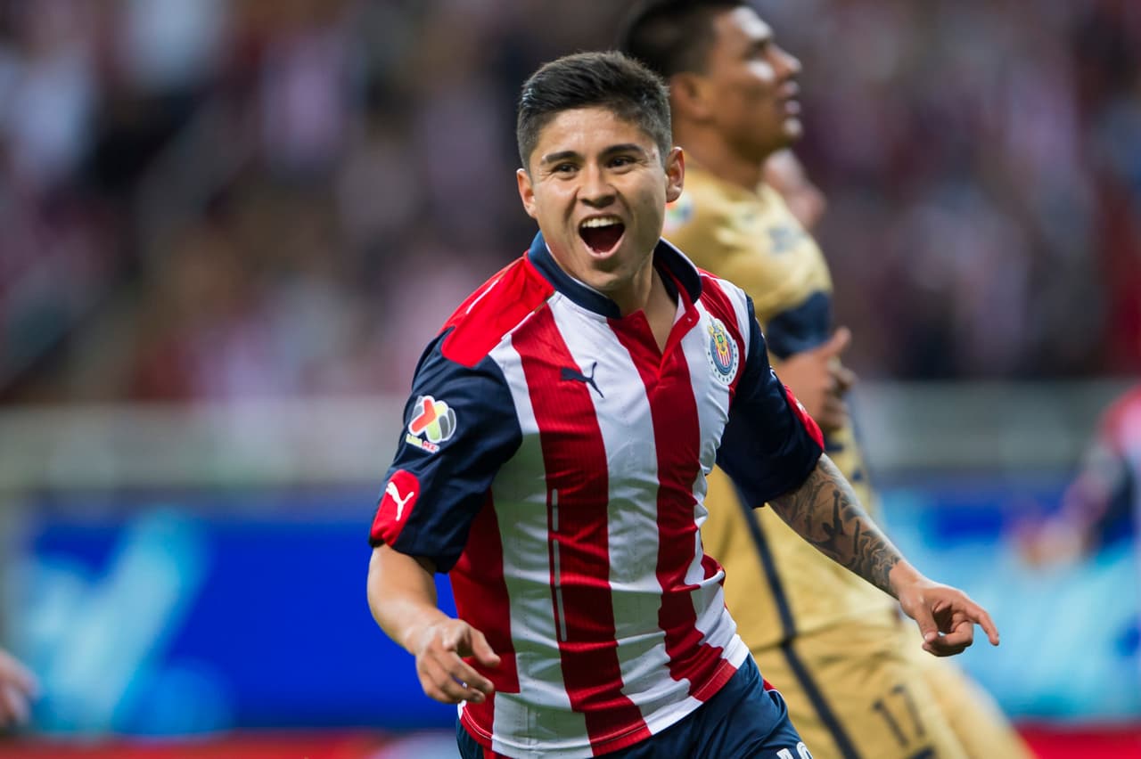 Se tratan de Javier “La Chofis” López, Angel Zaldivar y Jesús Sánchez, fuera de estos 3 nombres, el Guadalajara ha tenido que recurrir a comprar talento de fuera en todas sus líneas.
<br>