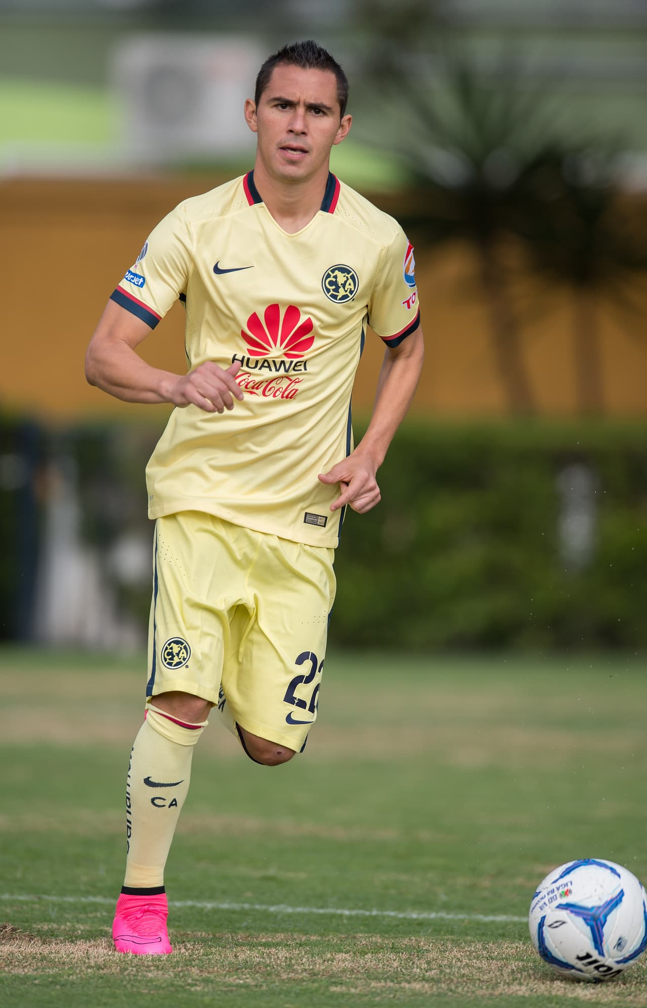 Paul Aguilar encabeza la lista de los mejores defensas, con 91 puntos y varios goles anotados en el torneo, han ayudado a que el América se mantenga en los primeros tres lugares en el torneo.
