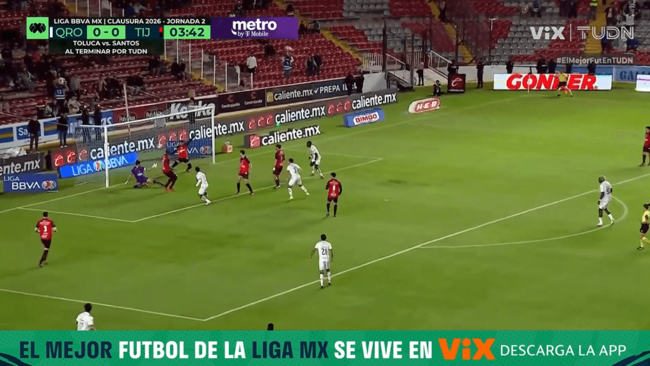 ¡Cerca Querétaro del gol! Lucas Rodríguez dispara y le tapan en la línea