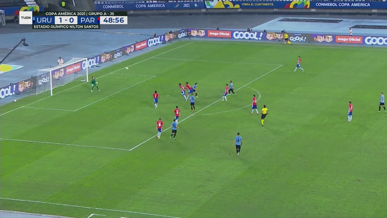 ¡Uruguay presiona! Valverde casi hace golazo y a Cavani le faltó potencia