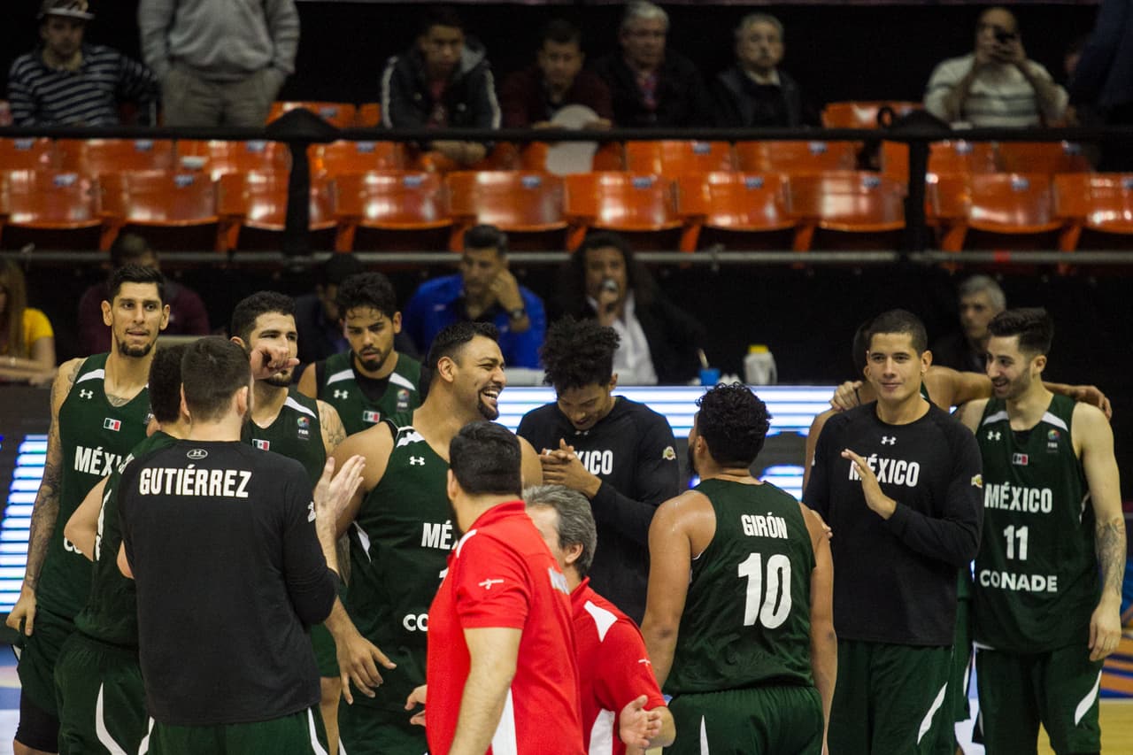 México recibió la medalla de bronce en el podio de la Copa América de Básquetbol.