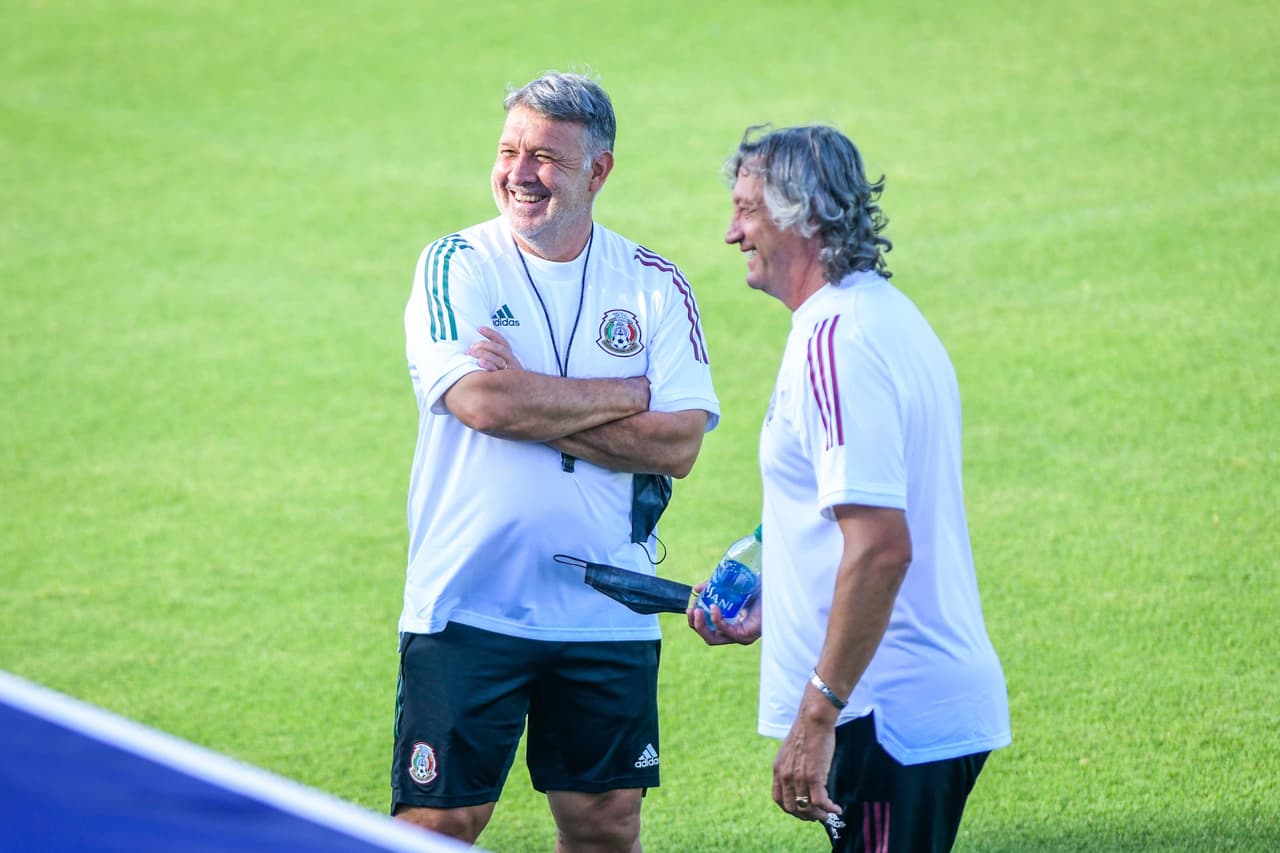 ‘Tata’ Martino considera a Raúl Jiménez para las eliminatorias