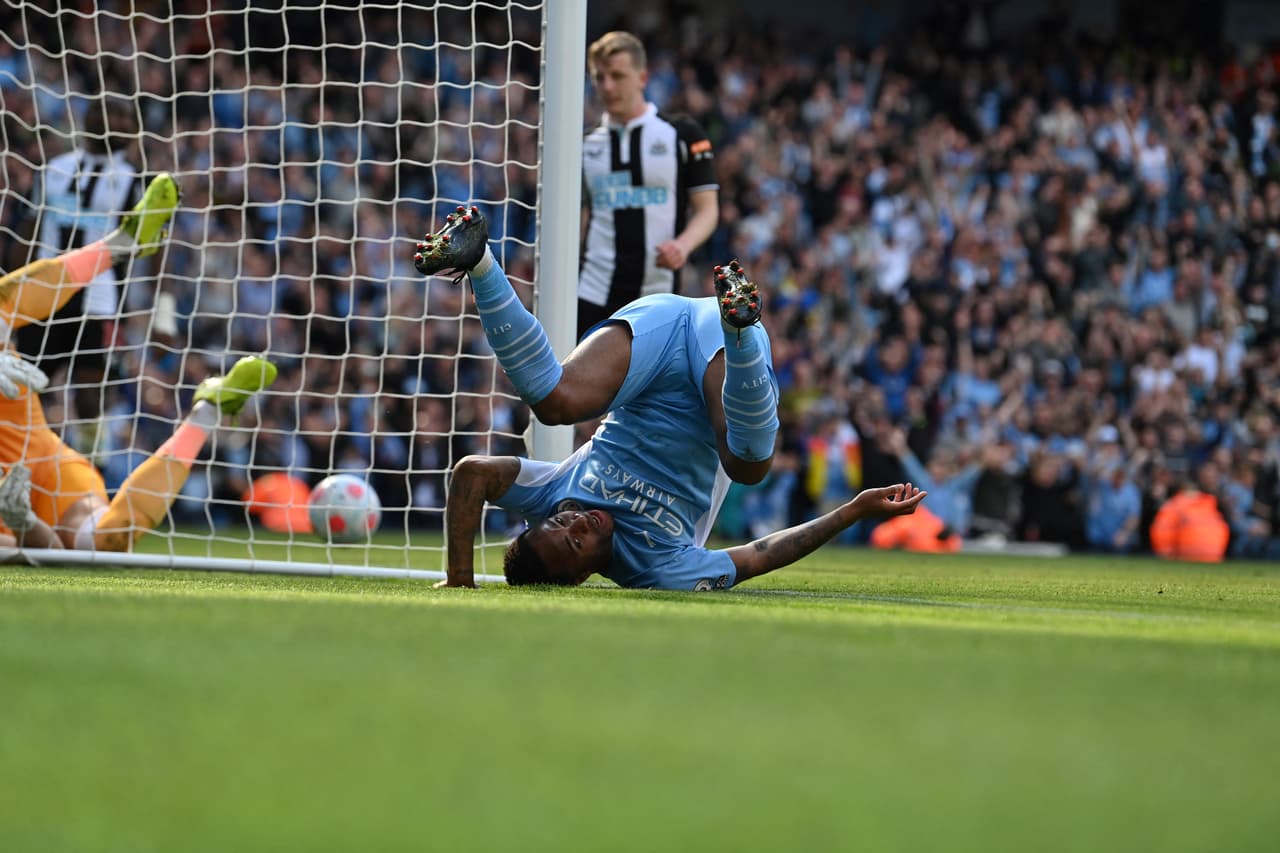 Manchester City venció al Newcastle con un doblete de Raheem Sterling y los tantos de Amymeric Laporte, Rodri y Phil Foden.