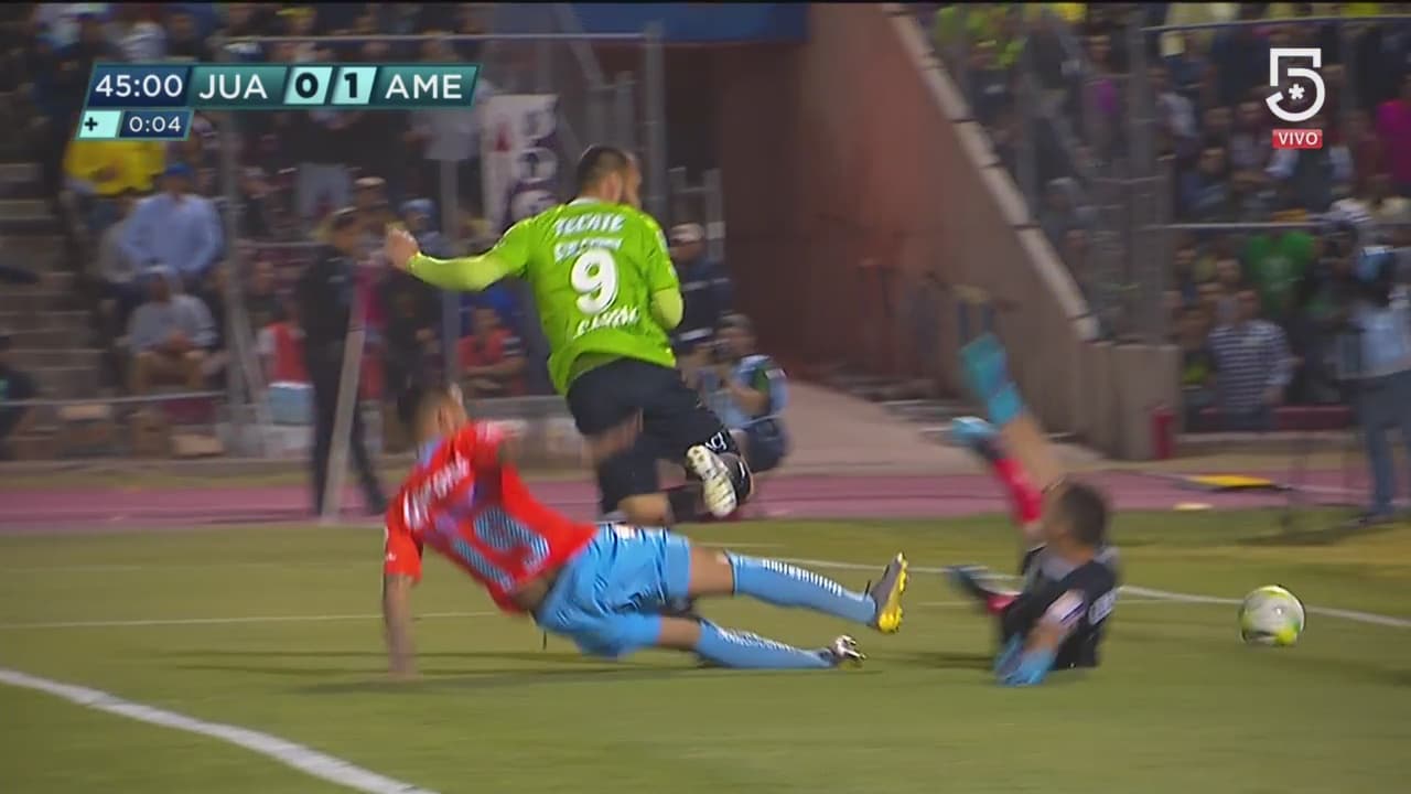 Videos. ¡Marchesín se luce y evita gol!