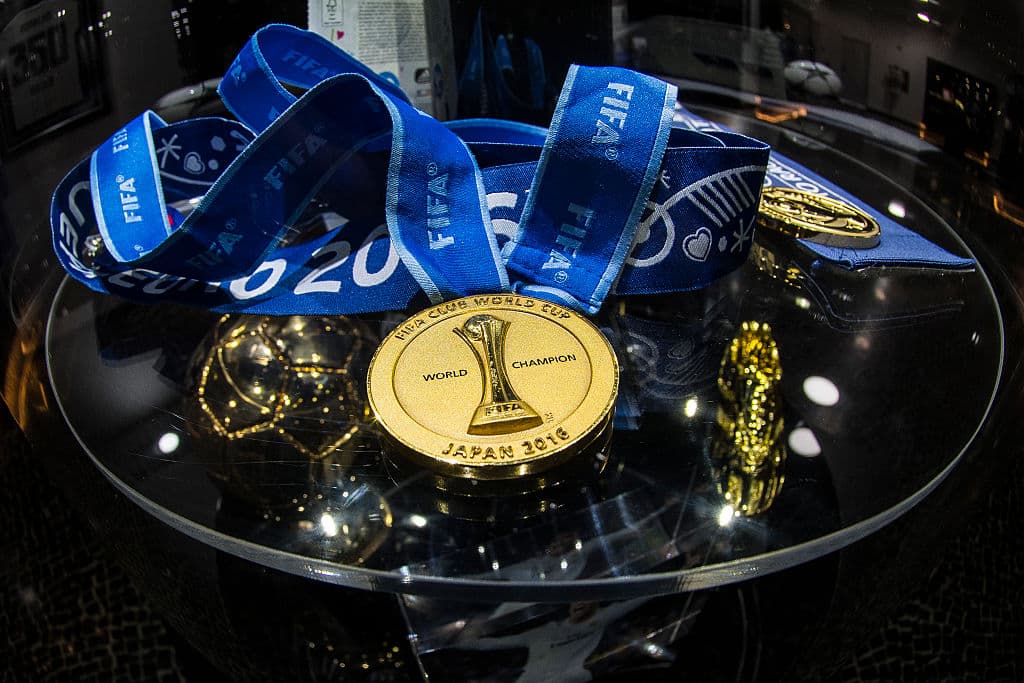 Por la UEFA irían los últimos cuatro campeones de la Champions y Europa League.