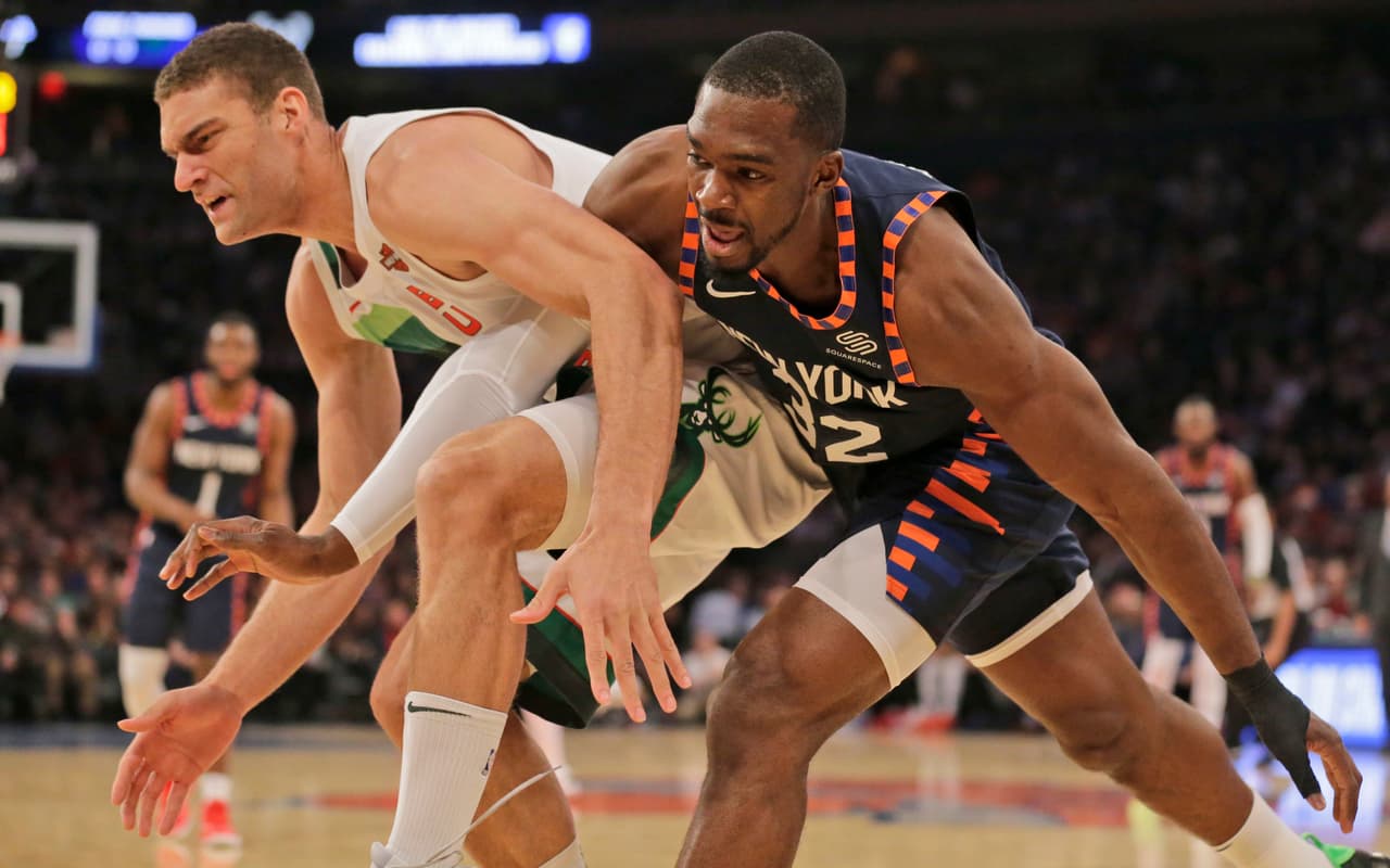 Brook López (izq) anotó 20 unidades en 29 minutos de juego para la causa de los Bucks.