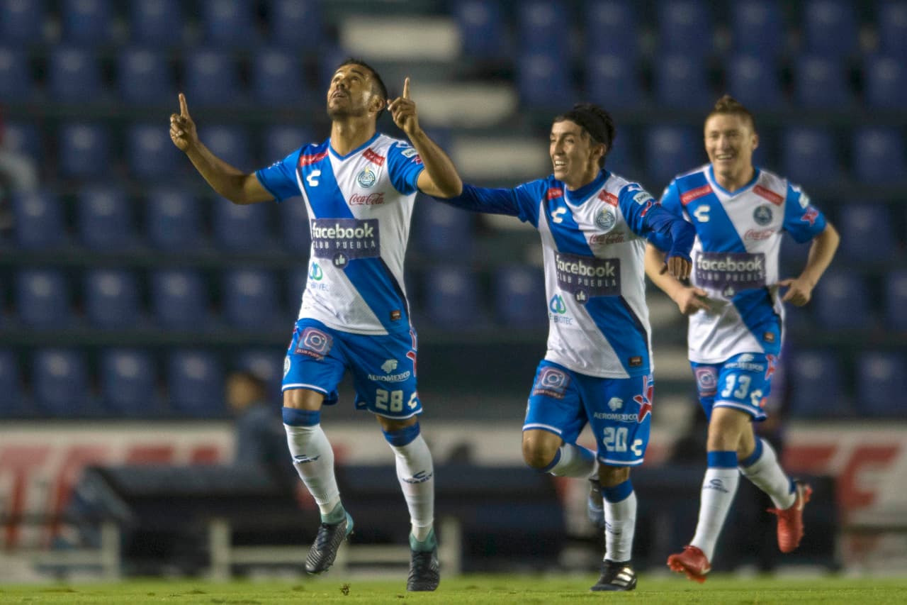 Con goles de Francisco Torres –doblete– y Alejandro Chumacero, el Puebla logró el triunfo sobre el Cruz Azul, con el que Jordan Silva anotó el descuento.