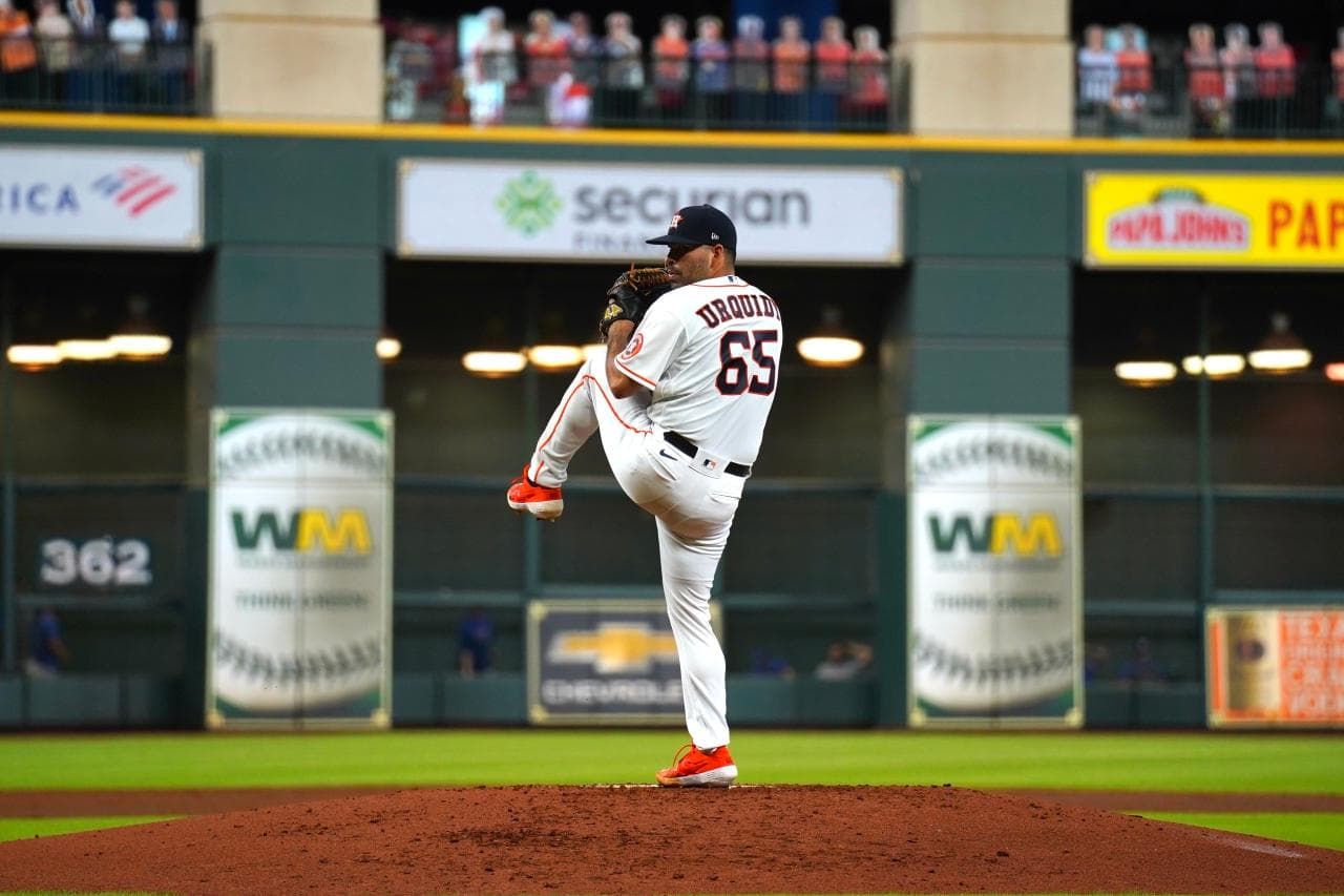 José Urquidy se lleva la primera victoria de la temporada