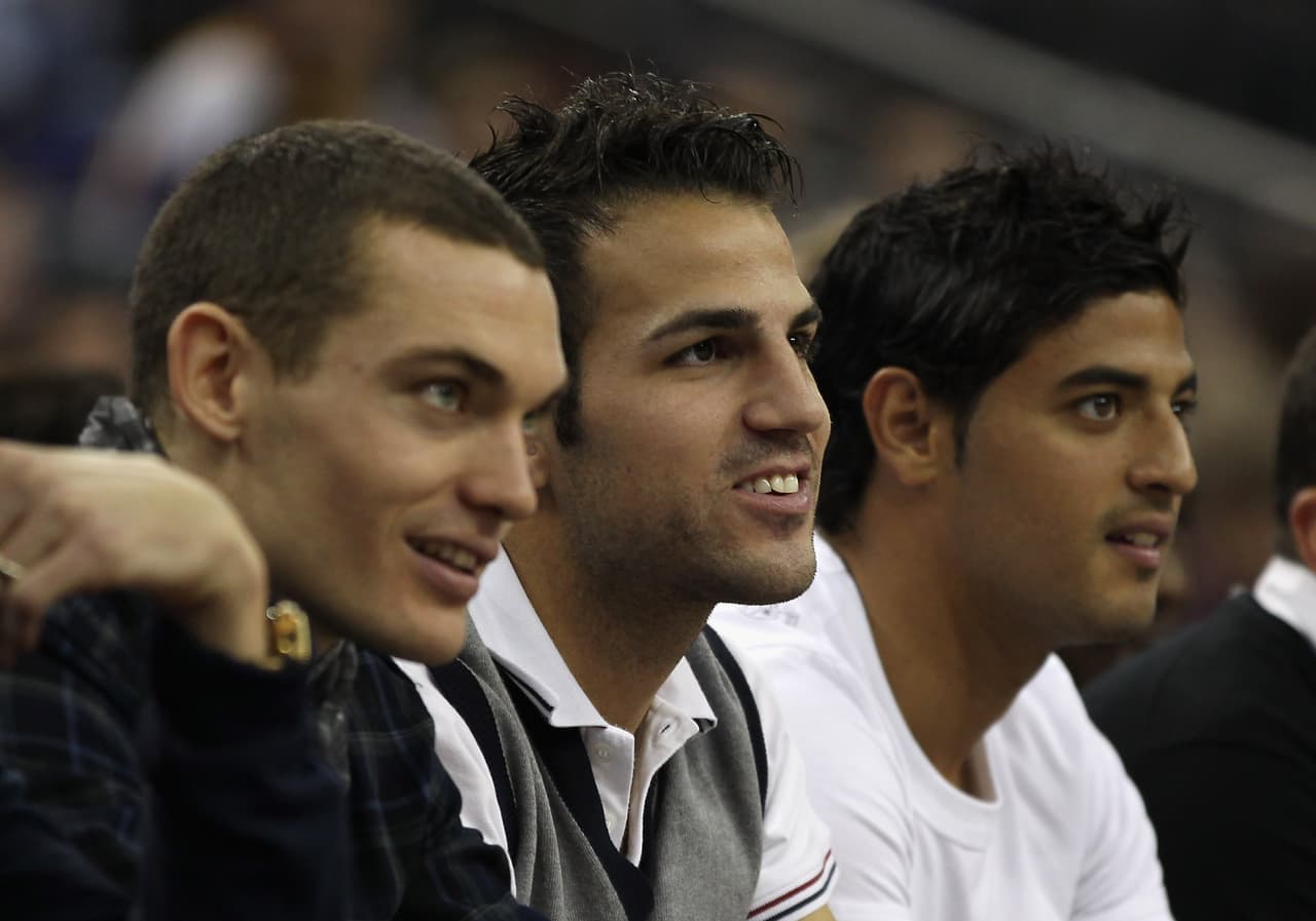 Carlos Vela tiene una afición más grande por el básquetbol que por cualquier otro deporte, incluído el fútbol. Es un seguidor y su presencia en Los Ángeles de seguro lo hará hincha de Lakers.