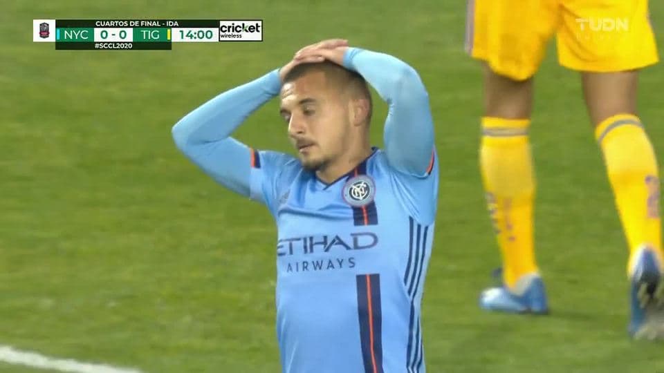 Tiro desviado de Alexandru Mitrita