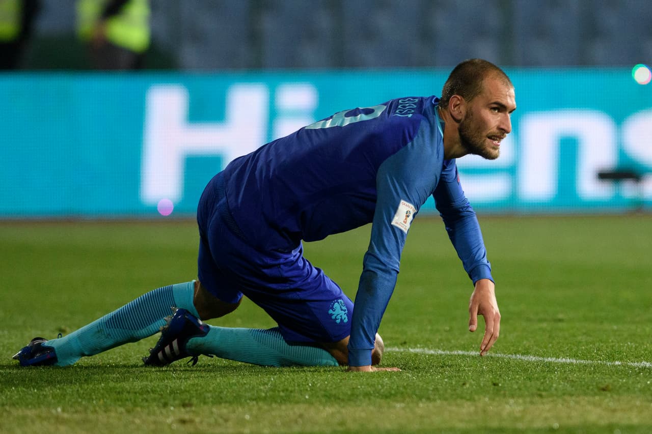 Habrá que ver si Holanda es capaz de recuperarse de estos duros golpes o si le sucederá como en la eliminatoria de 2002, cuando víctima de los cambios se quedó por fuera del Mundial de Corea y Japón.