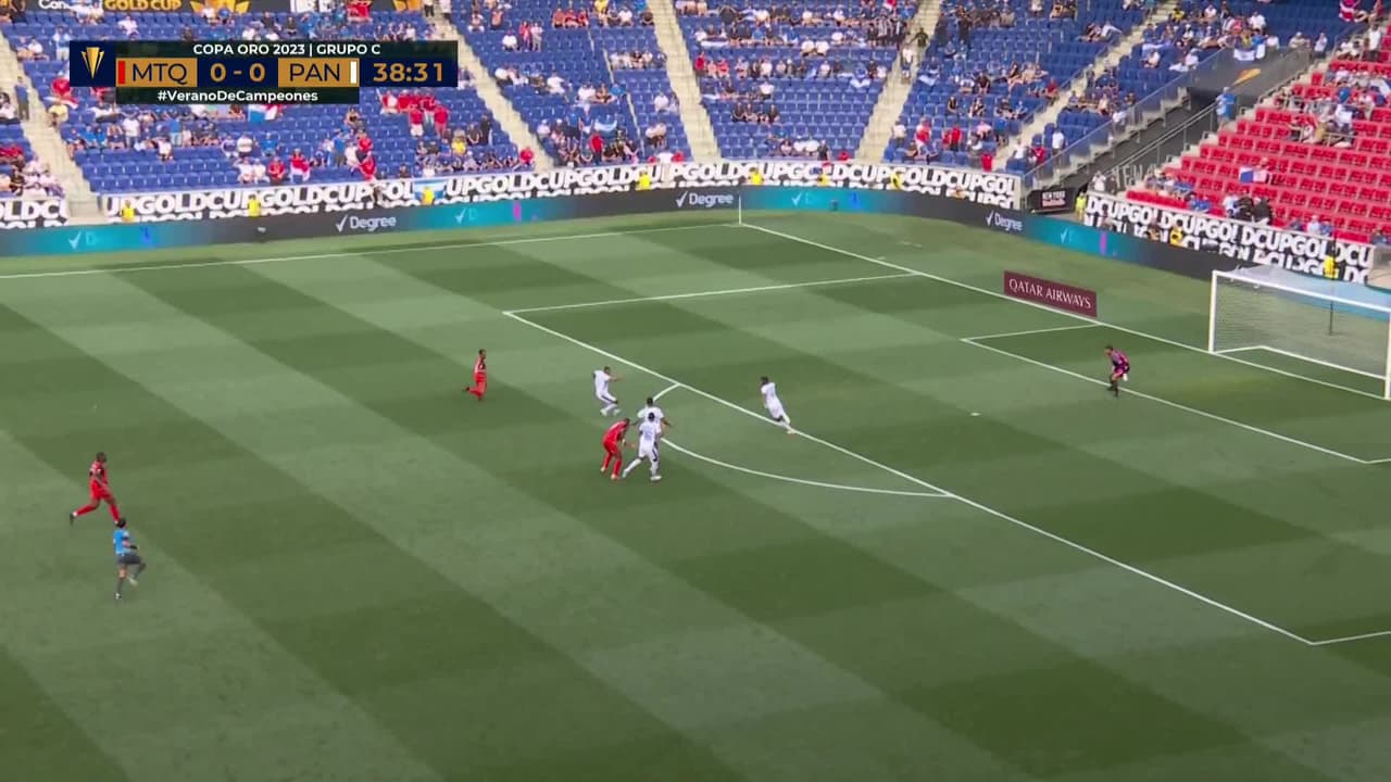 ¡TIRO ATAJADO! disparo por Éric Davis.