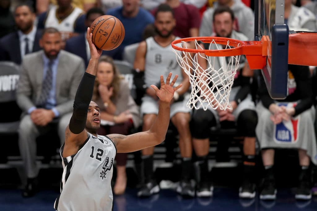 Lo mejor del Juego 5 de la serie de Playoffs de la Conferencia del Oeste entre los Denver Nuggets y los San Antonio Spurs en Pepsi Center en imágenes.