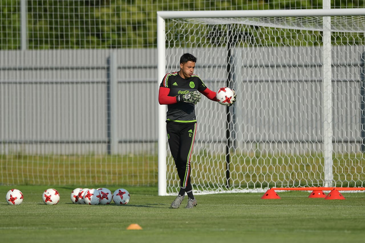 Calentando y realizando trabajos de reacción y reflejos.