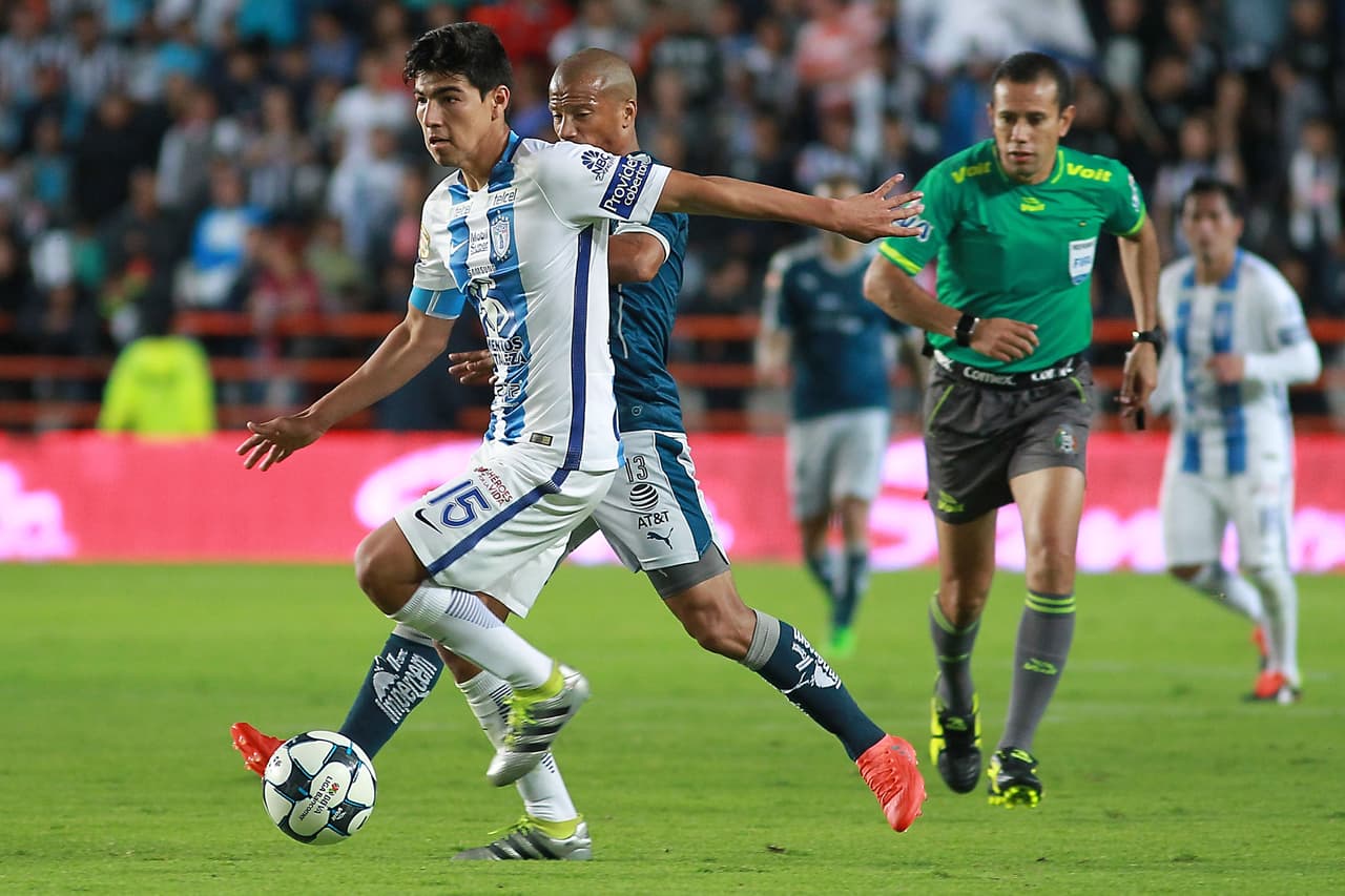 Otro conjunto que no sumó de a tres, pero que se mantiene a la alza es el campeón Pachuca. Igualó a un tanto con Rayados y sigue como sublíder. Su fútbol no pierde empuje y todo indica que en la primera parte del campeonato ya no tendrá un bajón.