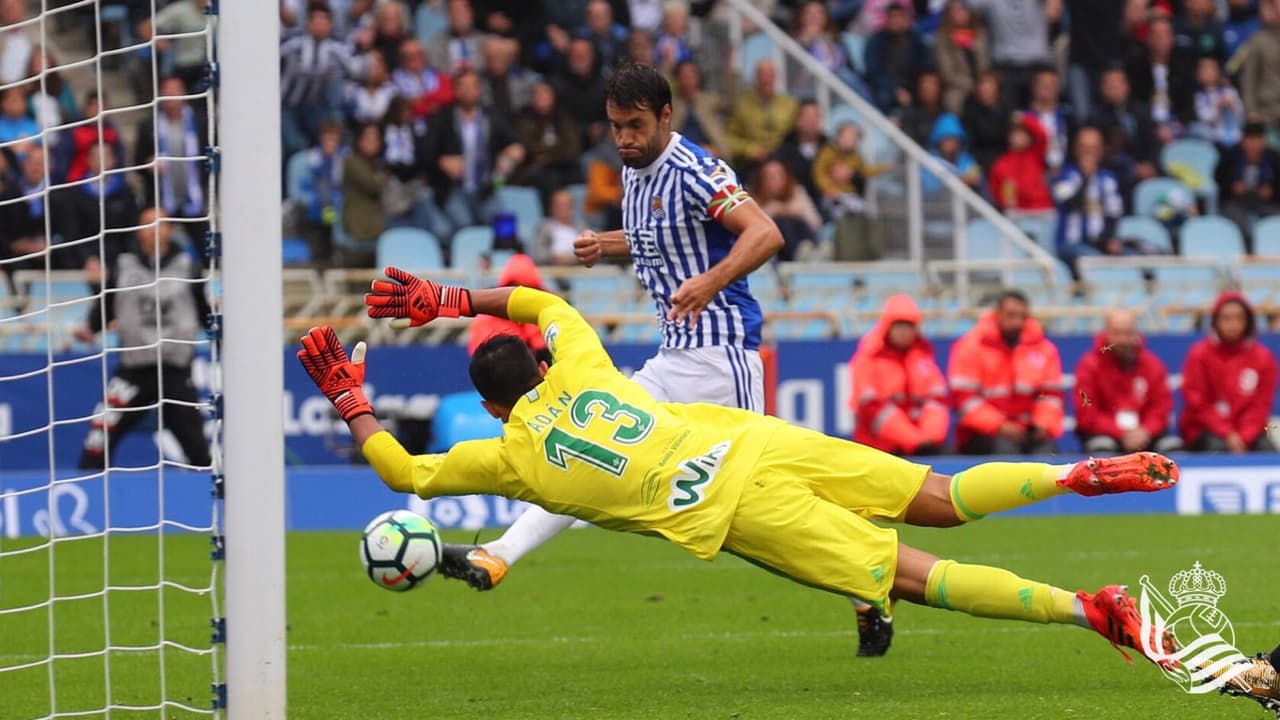 Xabi Prieto, el capitán de la Real, no podía quedarse atrás y, al igual que Joaquín, convertiría uno de los goles.