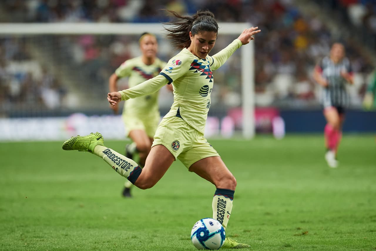 Valeria Valdez y Mónica Monsivais marcaron en el tirunfo de las Rayadas para avanzar a la Final.