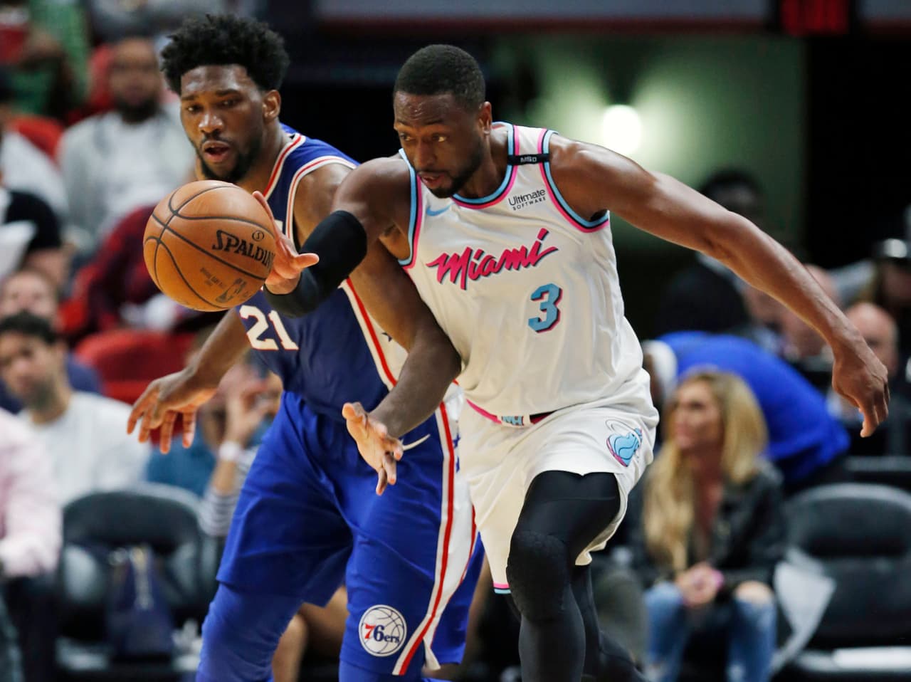 Dwyane Wade anotó 27 puntos, su mejor marca de temporada, y logró 15 de sus puntos en el último cuarto.