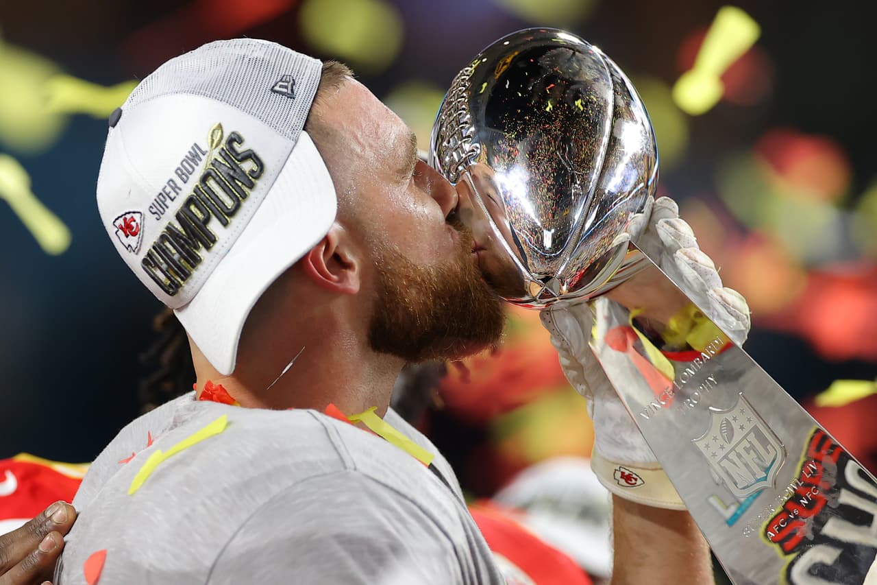 Así se gestó la heróica victoria de los Chiefs en el Super Bowl LIV tras anotar 21 puntos sin respuesta en el último cuarto para obtener su segundo título de Super Bowl en la historia de la franquicia. Los 49ers se quedan en la orilla y la espera sigue luego del último Vince Lombardi en 1995.