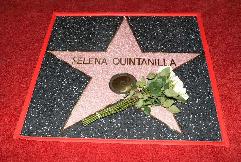Selena fue una de las primeras artistas latinas en comenzar el cruce de México a Audiencias estadounidenses.