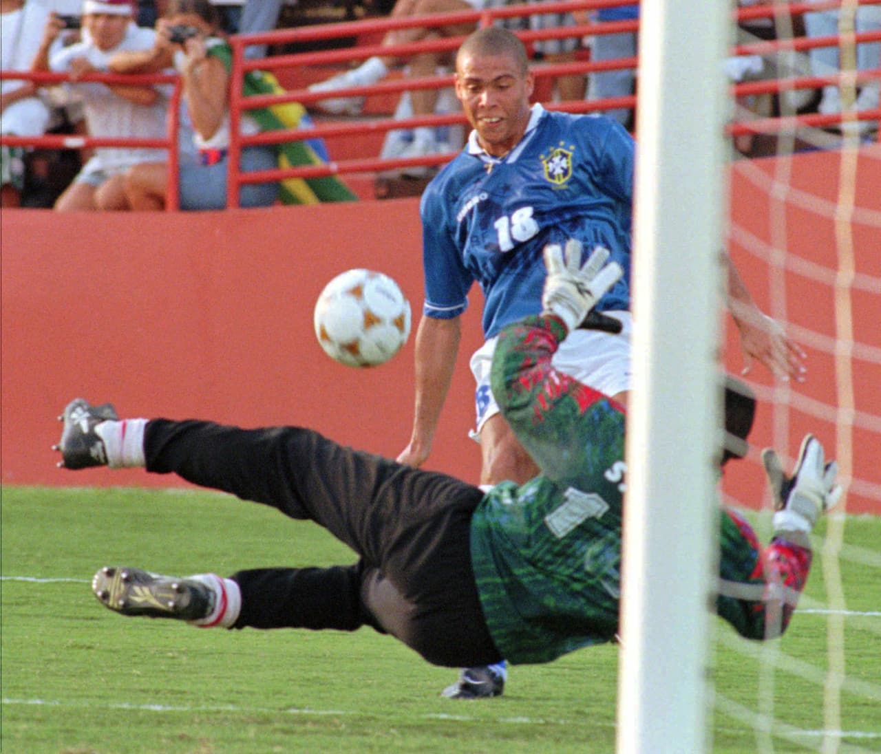 Y no solo lo conseguía con los clubes, sino que dos años antes ya había logrado el título del Mundial Sub-17 en Egipto con la selección de Brasil.