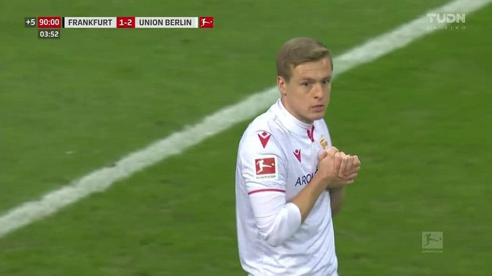Tiro de esquina para Eintracht Frankfurt
