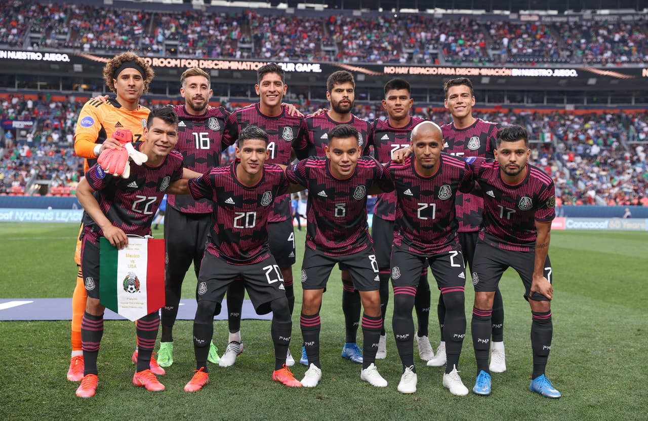 El XI más experimentado de Gerardo Martino con 'Tecatito' de regreso en el campo.