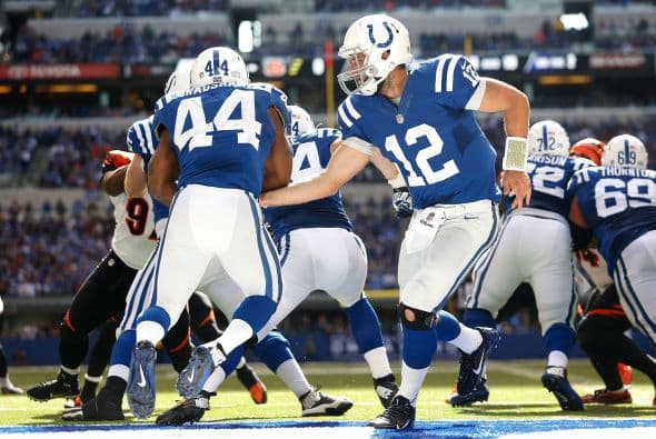 Luck con 27 pases logró 344 yardas y dos touchdowns ante Bengals.