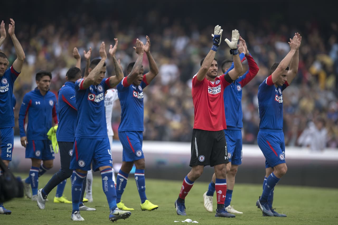 Cruz Azul dio un golpe de autoridad con un triunfo 1-2 de visita contra Pumas para recuperar el liderato en el Apertura 2018 en la Liga MX, donde da grandes pasos de confianza.