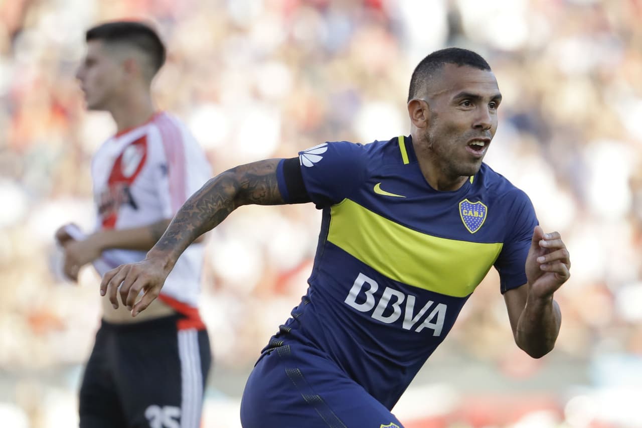 Increíble: Carlos Tévez se lesionó por estar jugando una ‘cascarita’ en la cárcel