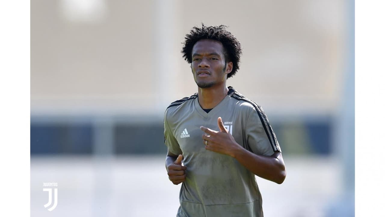 Una de las expectactivas para la nueva temporada es el dorsal de Cuadrado, quien obligado le cedió el 7 a Cristiano.