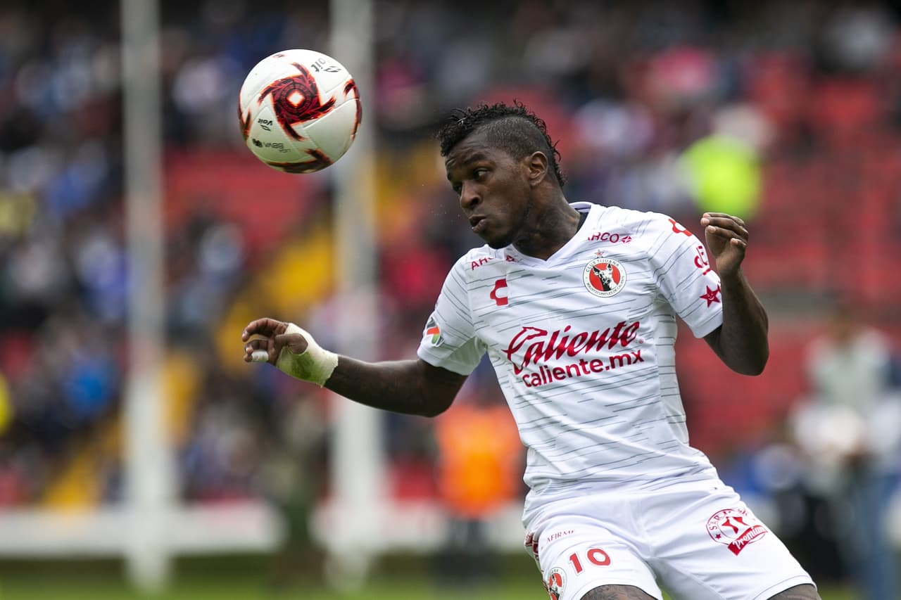 El Querétaro dominó a los Xolos de principio a fin y terminó goleándolos por 3-0 con goles de Nahuelpán, Ruiz y Castillo.