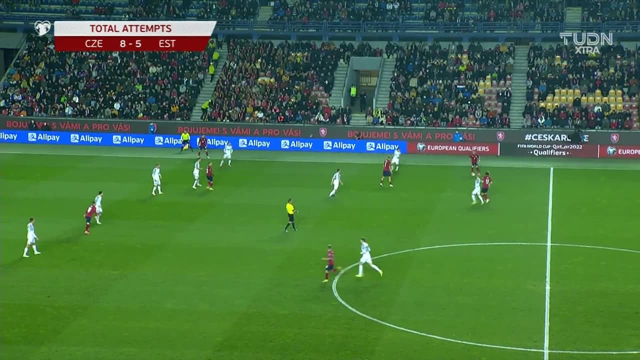 ¡TIRO ATAJADO! disparo por Markus Poom.