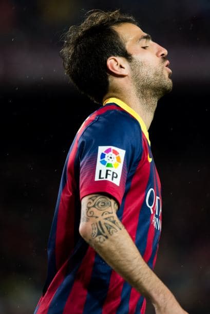 El delantero centro de La Roja tiene tatuado un tribal en el codo con sus iniciales, CF, además de un tatuaje polinesio, que es una especie de amuleto.