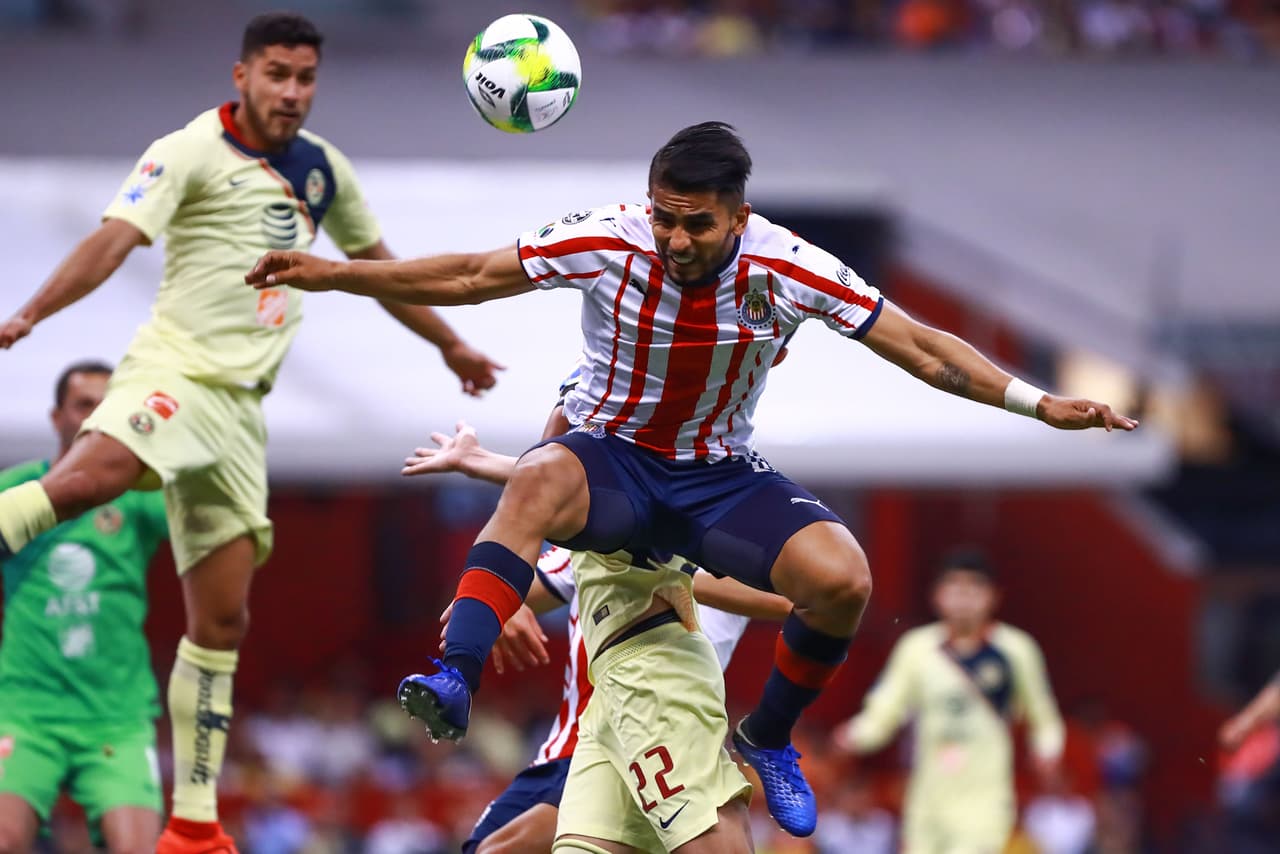 Y cabe decir que los intentos de las Chivas eran más con corazón que con idea y creatividad, la desesperación y el tiempo que escaseaba jugaban en su contra.