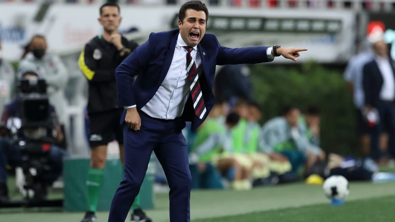 El técnico de Chivas dice que la gente está en su derecho gritar “fuera Leaño”