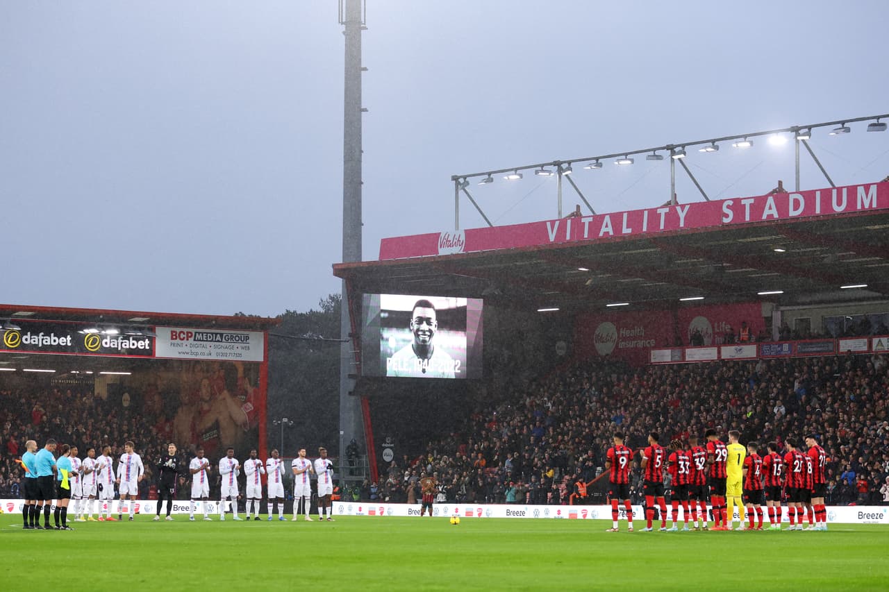 La Premier League cerró el año con victorias del Manchester United y Arsenal, Manchester City fue empatado por el Everton y con Haaland con un gol.