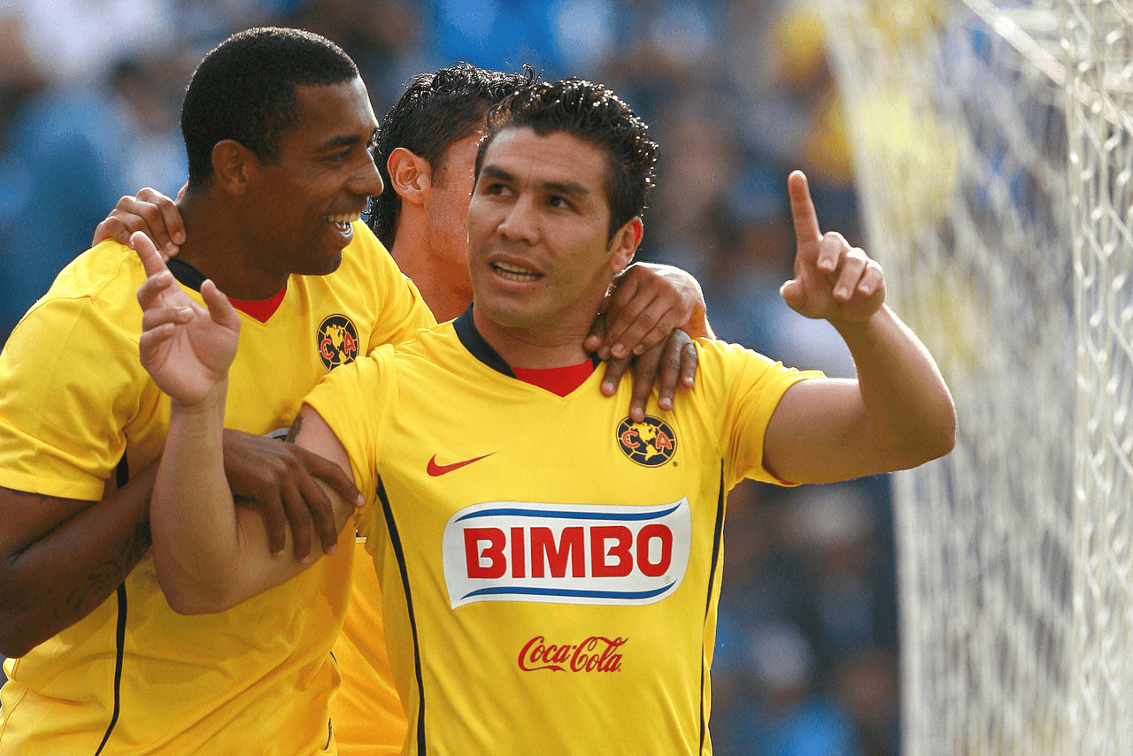 En todos los partidos restantes, anotó por lo menos un gol.