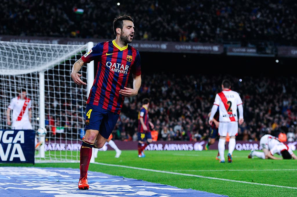 El español Cesc Fábregas se fue al Chelsea por la cantidad de 33 millones de euros.