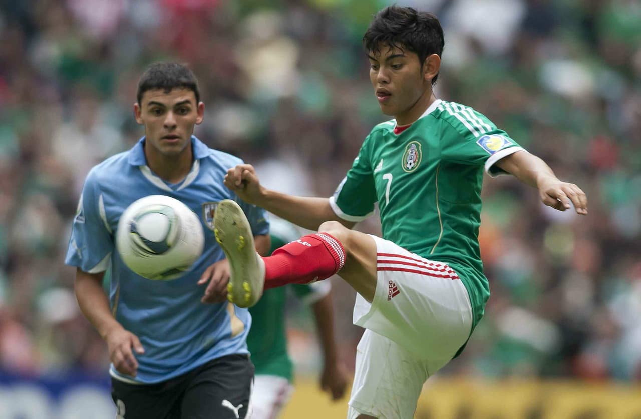 Jonathan Espericueta tuvo un Mundial destacado en el 2011, sus actuaciones le valieron jugar con el Villarreal B; regresó de nuevo a Tigres con quienes tiene actuaciones esporádicas.