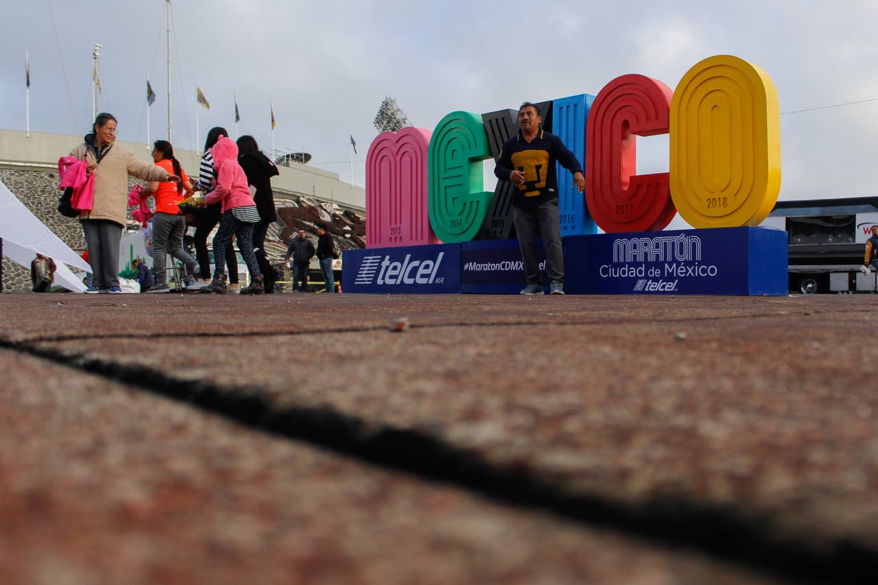El deporte mexicano conmemoró los 50 años de los Juegos Olímpicos en el país con la Maratón CDMX.