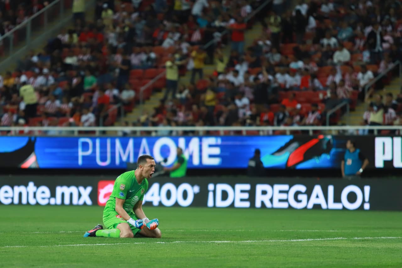 El portero de las Águilas festejó con todo el segundo gol que prácticamente sentenció el duelo.