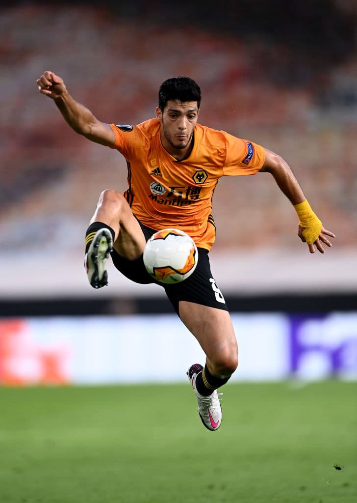 El toque no lo pierde y la facilidad para controlar balones complicados sorprendió a todo el mundo.