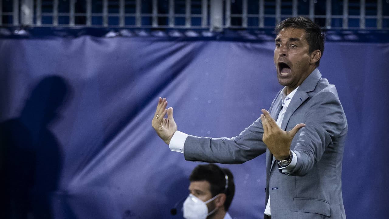 Diego Alonso vive primer problema como entrenador de Uruguay