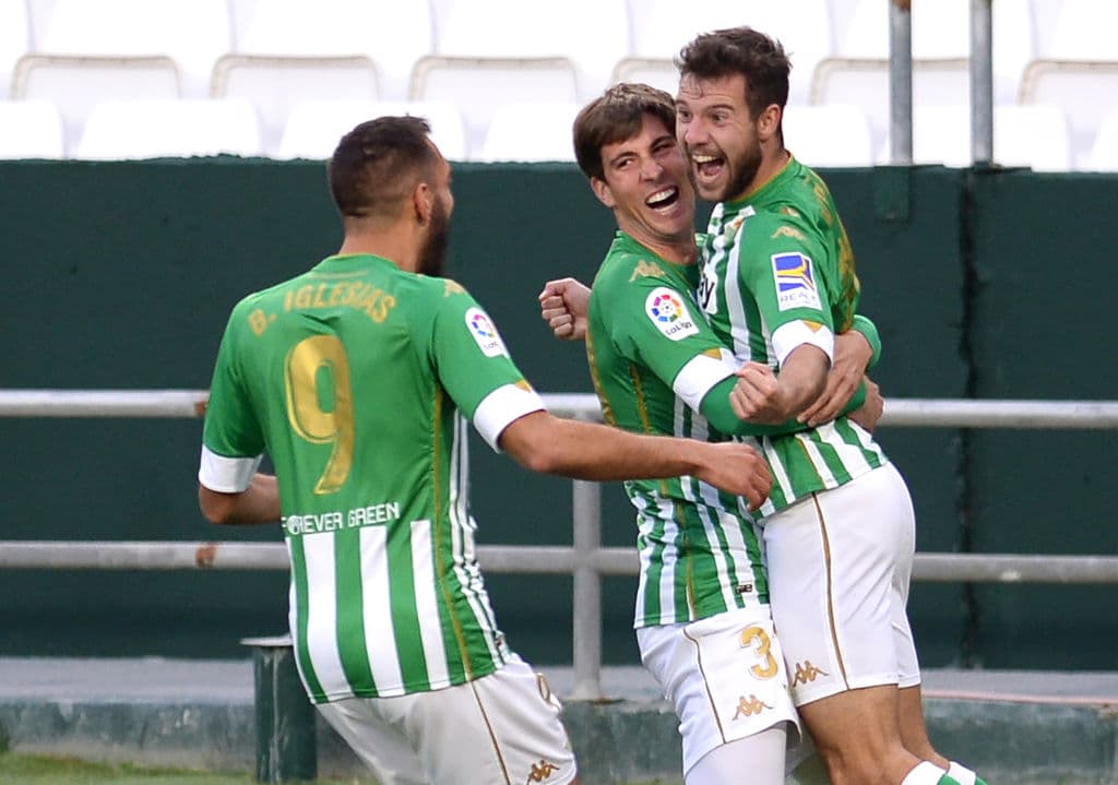 El partido entre el Villarreal y Real Betis acabó en empate 1-1. Pau Torres se encargó de abrir el marcador al minuto 5, pero fue hasta la segunda mitad cuando Aitor Ruibal García descontó para los béticos e igualó el partido durante la novena jornada de LaLiga.