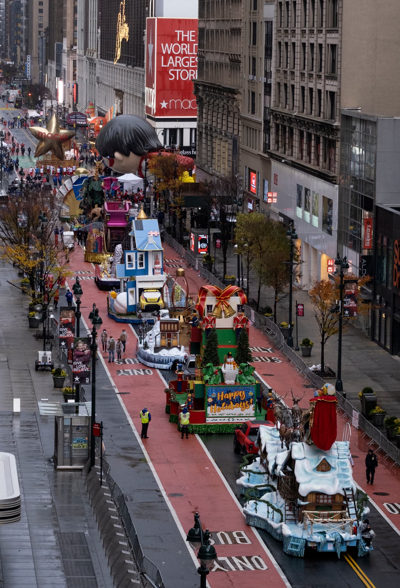 Al parecer, los pocos espectadores que se dieron cita guardaron las medidas sanitarias pertinentes.