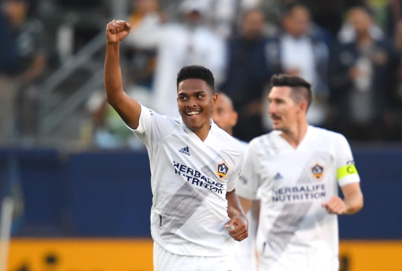 Uno de los tantos de la victoria fue anotado por el defensor Rayan Raveloson.
<br>