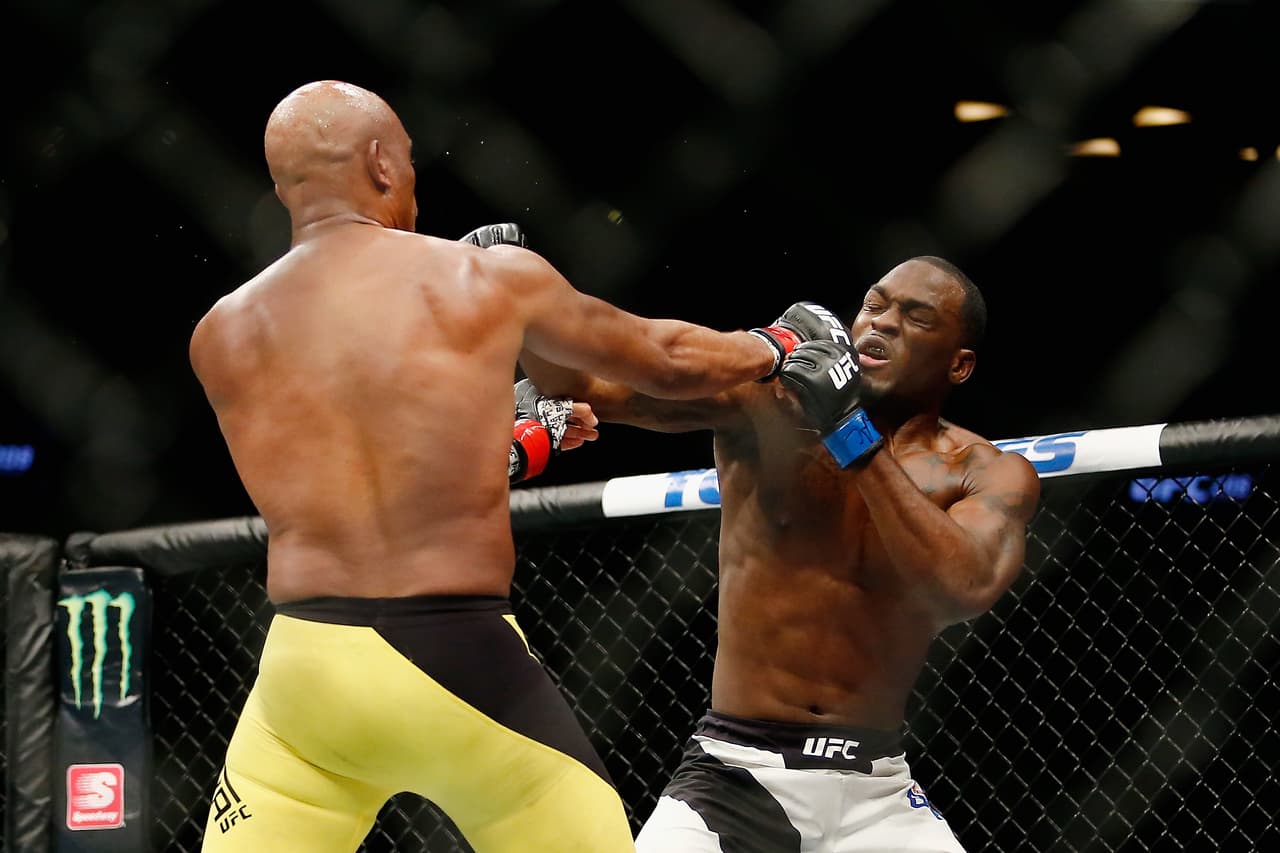 Germaine de Randamie hizo historia al proclamarse como campeona pluma y Anderson Silva volvió al triunfo tras cinco años.