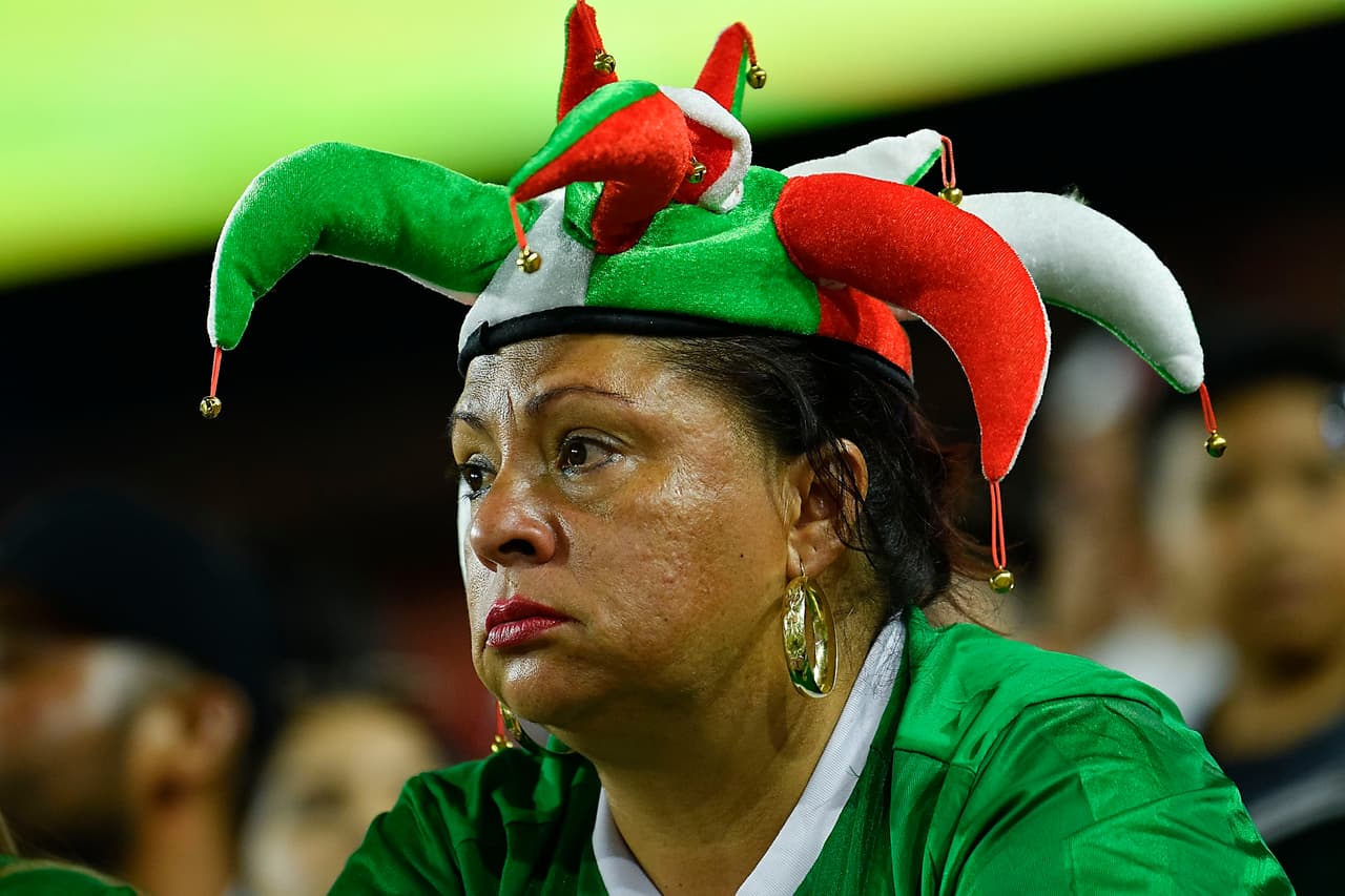 Los aficionados a la Selección Mexicana en Estados Unidos se distinguen por su lealtad, su pasión y su creatividad para mostrar su cariño al Tri. Estos son algunos de los que consideramos verdaderos aficionados, esos que contagian con su entusiasmo y ganas de apoyar. Nuestro reconocimiento para todos ellos.